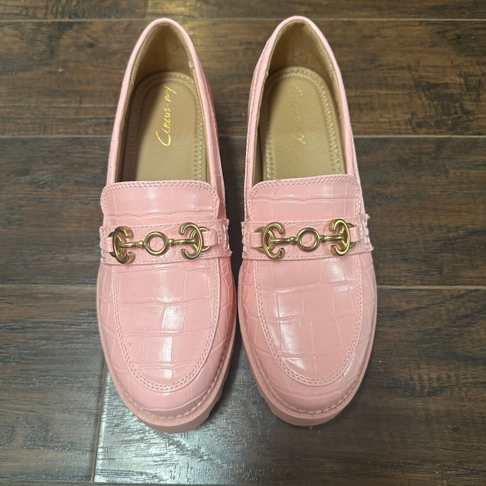 Circus by Sam Edelman Pink Loafers with Gold Accents NWT